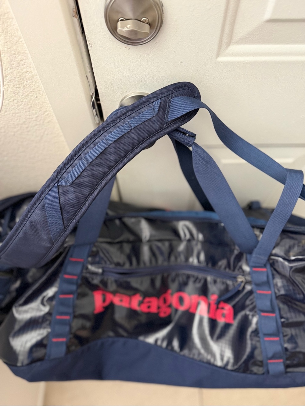 Patagonia Black Hole Duffel Bag Navy Blue - Picture 9 of 15